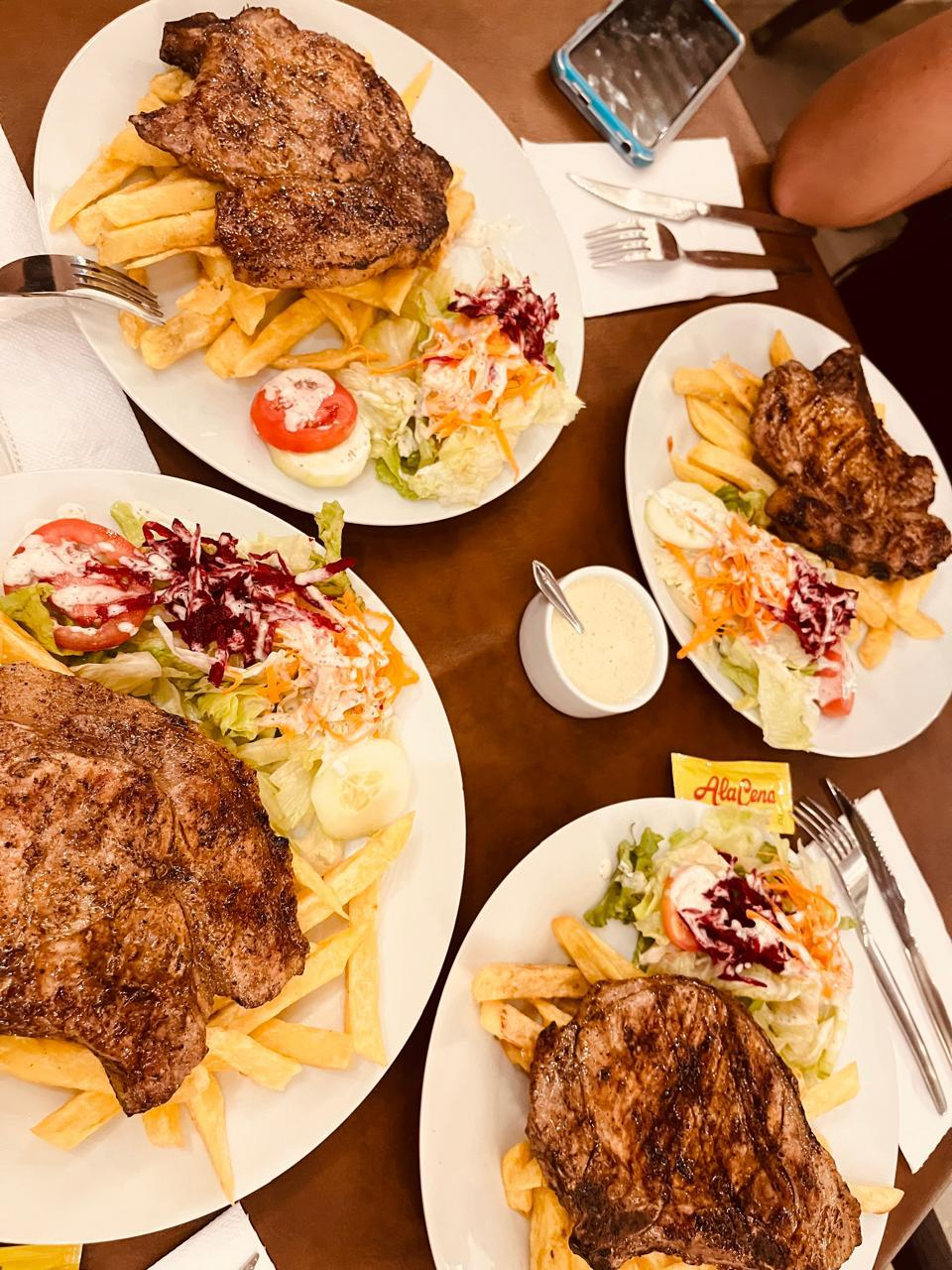 🍽️✨ CABADA RESTAURANT ✨🍽️